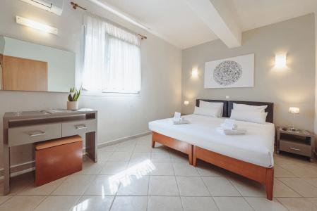 Ampelia Studios - 44