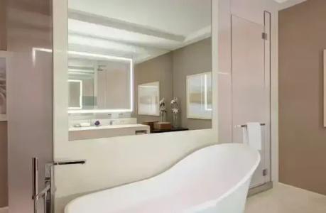 Four Seasons Dubai International Financial Centre - 107