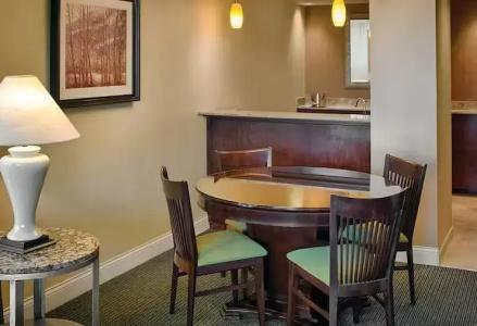 DoubleTree by Hilton Seattle Airport - 48