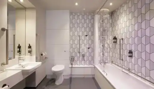 Premier Inn Wimbledon South - 36