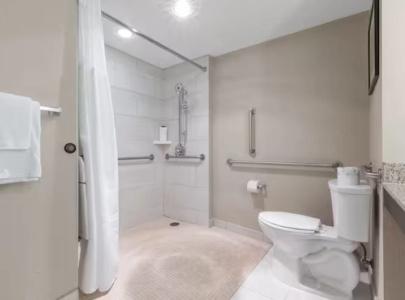 DoubleTree by Hilton - The Yarrow - 15