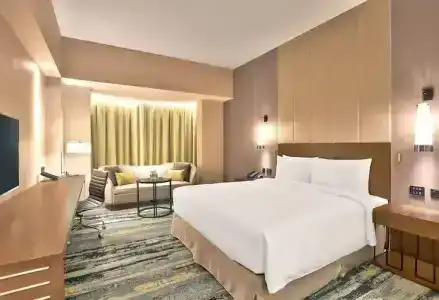 Hilton - 39