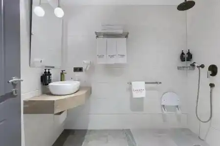 Ramada by Wyndham Tbilisi Old City - 44