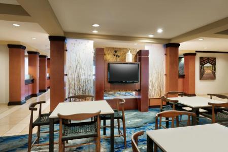 Fairfield Inn & Suites by Marriott Central - 13