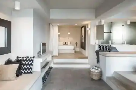 West East Suites - 109