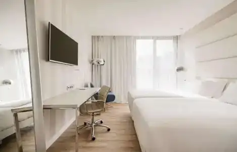 Nh máLaga - 4