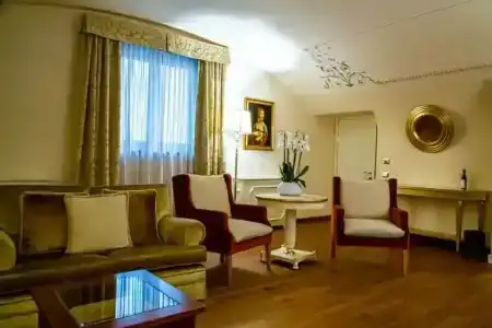 Golden Tower & Spa - 90