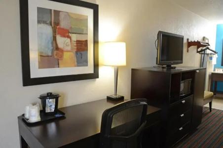 Holiday Inn Express Nashville w-i40, An Ihg - 28