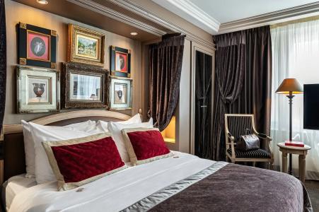 Royal Manotel - 109