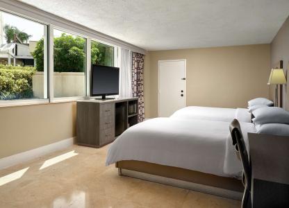 DoubleTree by Hilton Grand Biscayne Bay - 44