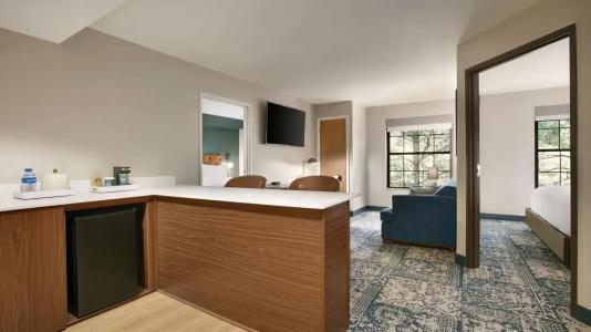 Four Points by Sheraton Arena - 38