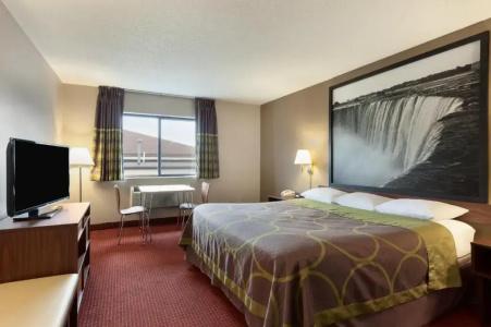 Super 8 by Wyndham - 13