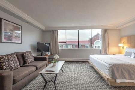 Century Plaza - 112