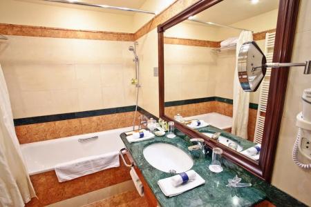 Carlsbad Plaza Medical Spa & Wellness - 69
