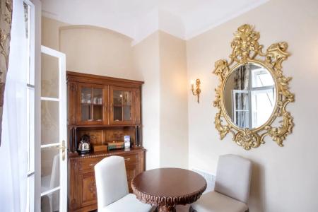 Iron Gate & Suites - 54