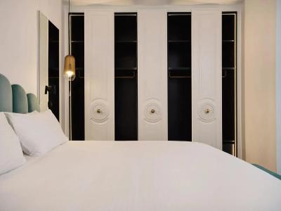 Cresanto Luxury Suites - 51
