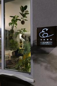 Elizabeth Lifestyle - 24