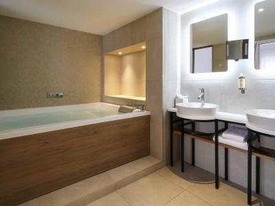 Mercure Avignon Gare Tgv - 63