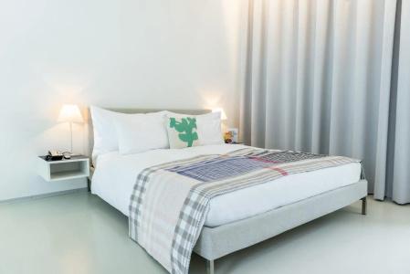 Greulich Design & Boutique - 25