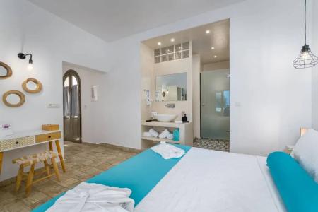 En Plo Boutique Suites Oia Santorini - 49