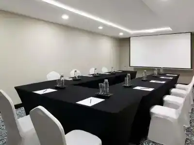 Mövenpick Al Mamzar Dubai - 27