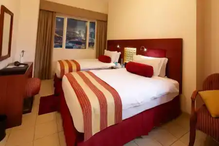 Tamani Marina & - 1
