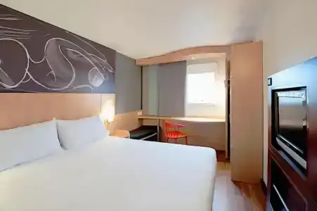 Ibis Cornella - 3