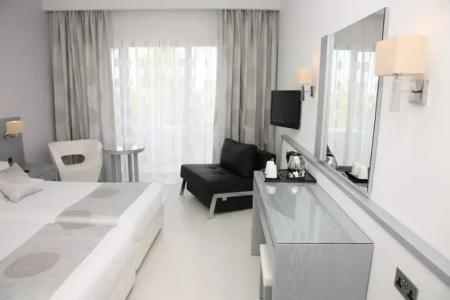 St George Spa & Beach Resort - 10