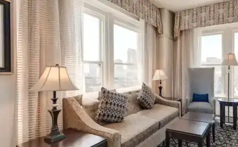 Gaslamp Plaza Suites - 46