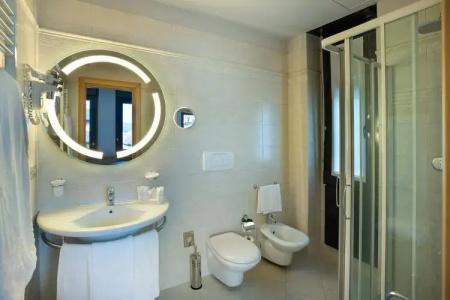 Best Western Plus Executive and Suites - 39
