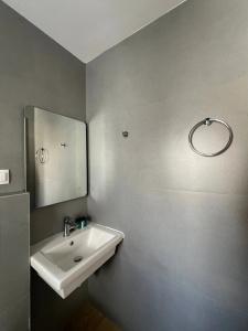 Douskos Guesthouse - 33