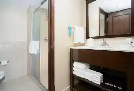 Hampton Inn & Suites Mexico City - Centro Historico - 38