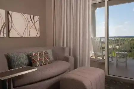 Courtyard Charleston Waterfront - 38