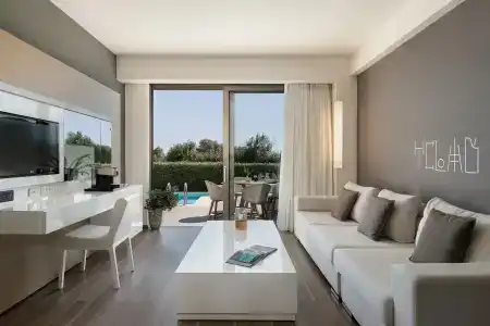 Avra Imperial - 87