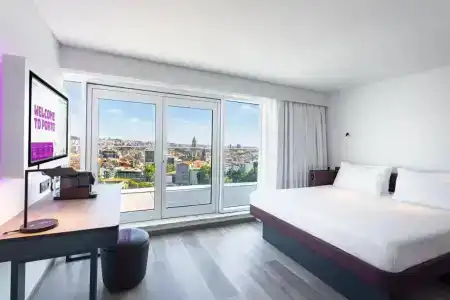 Yotel Porto - 4