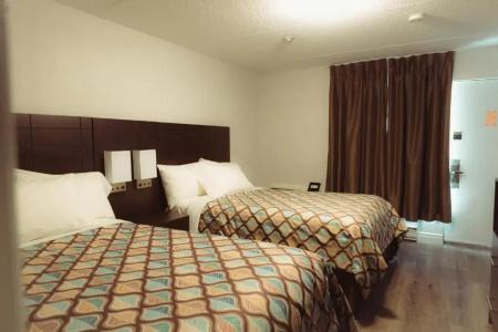 Deluxe Inn - 36