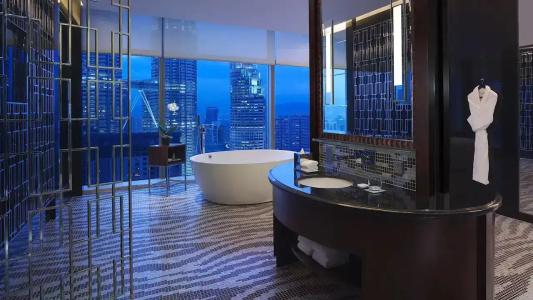 Grand Hyatt - 56