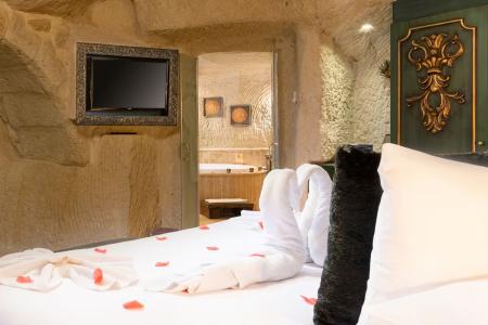 Elysion Cave Suites - 61