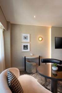Hilton - 17