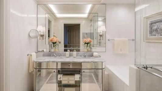 Four Seasons George v Paris - 27