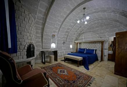 Holiday Cave - 111