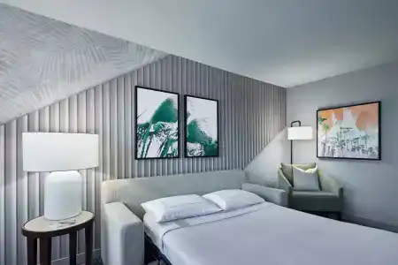DoubleTree by Hilton Anaheim/Orange County - 11