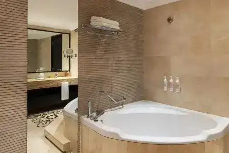 Le Meridien Mina Seyahi Beach Resort & Waterpark - 74
