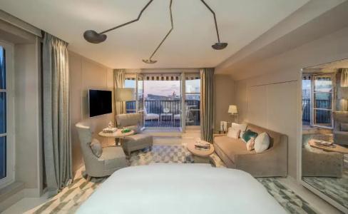 DE CRILLON - 4