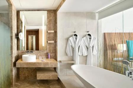 Hyatt Capital Gate Abu Dhabi - 13