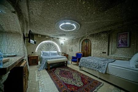 Holiday Cave - 37