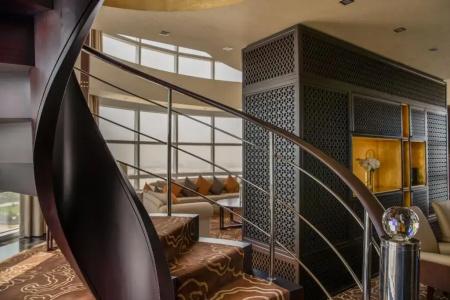 Jumeirah Emirates Towers - 108