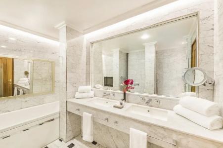 The Chelsea Harbour and Spa - 56