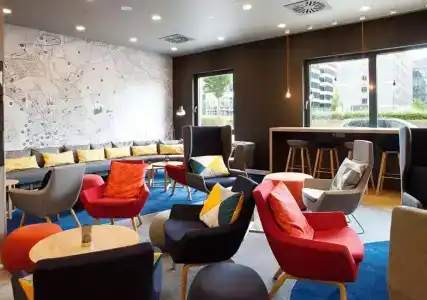Holiday Inn Express Airport - 27