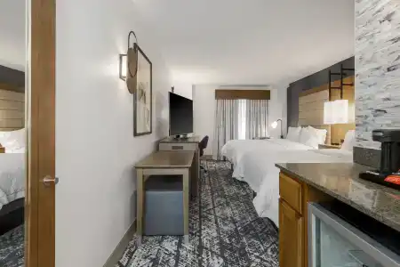 Hampton Inn & Suites Austin-Downtown/Convention Center - 42